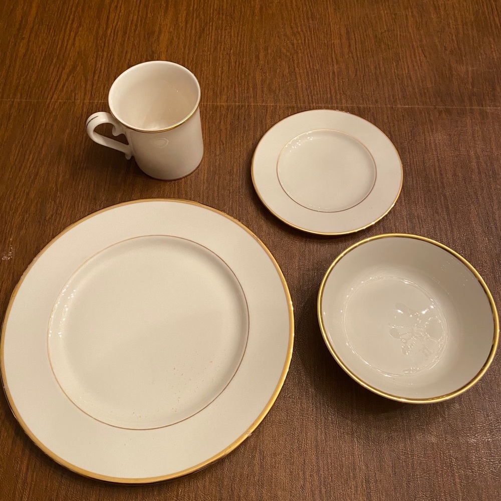 Lenox Mansfield 4- 4 Pcs. Place Settings